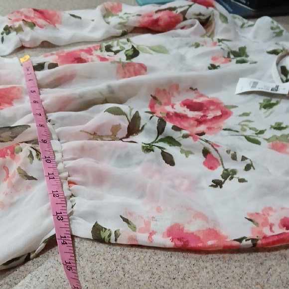 Charlotte Russe Pink Floral Ruffle Blouse - Picture 4 of 6